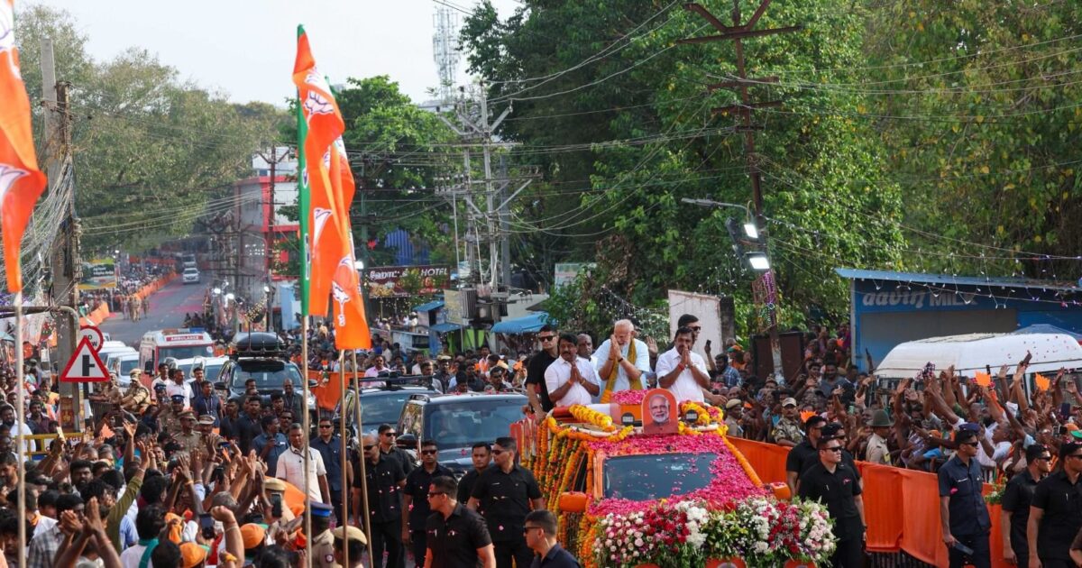 PM Modi, EPS, Nainar Nagendran on Roadshow